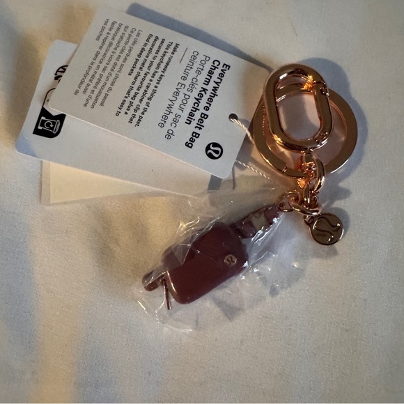 🆕💕 Lululemon Everywhere Belt Bag Charm Keychain - Spiced Chai - Picture 4 of 4